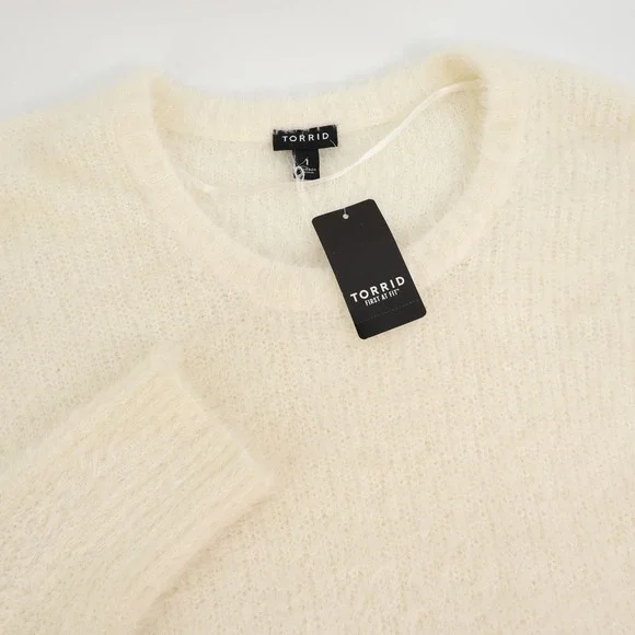 Torrid Ivory Fuzzy Yarn Crop Pullover Sweater - Women's Plus Size 1X 14-16 NEW - Picture 1 of 7